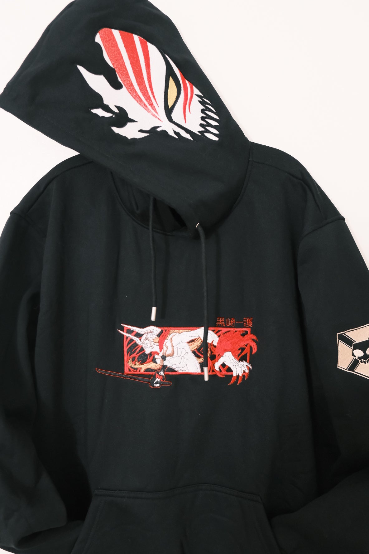 Hollow Transformation: Ichigo Kurosaki Bleach Anime-Kapuzenpullover mit Stickerei